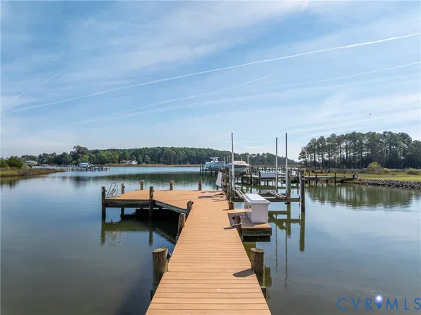 2164 Ocran Rd, White Stone, VA 22578