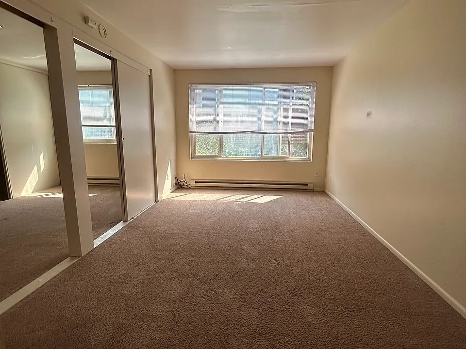 5035 15th Ave NE #3003