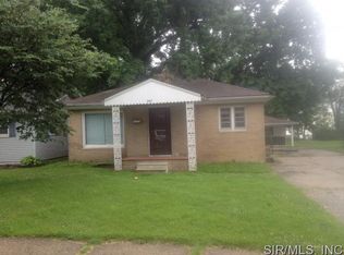 241 Elm St, Roxana, IL 62084