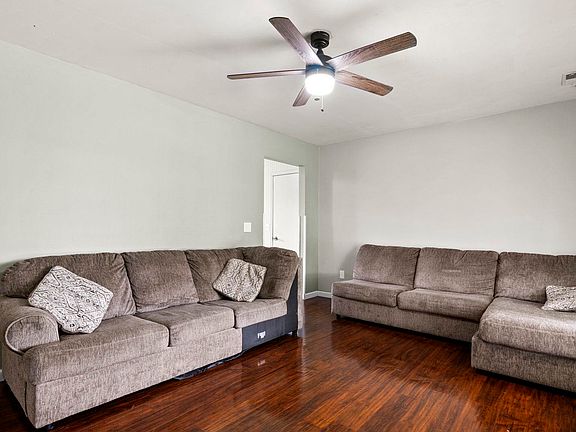 4th image of 1516 Greystone Ct