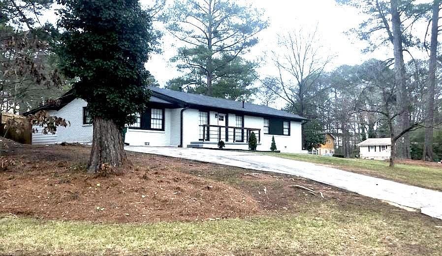 1st image of 2599 Leafmore Dr SE