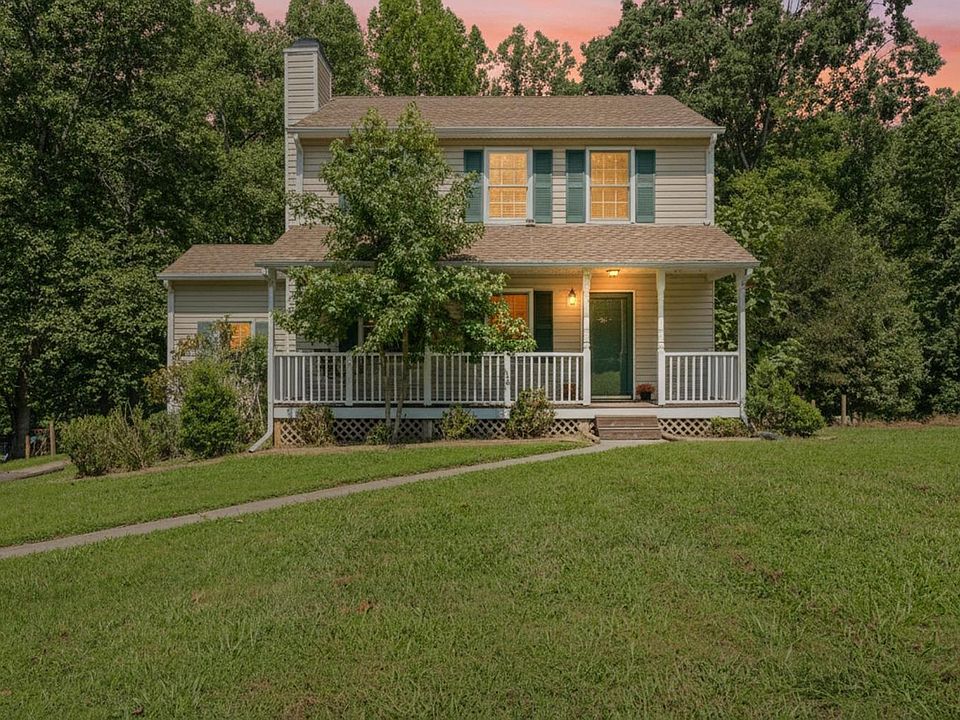 1st image of 203 Fox Creek Dr