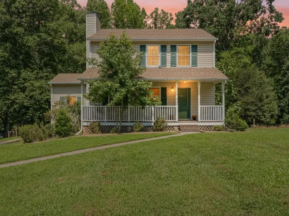 203 Fox Creek Dr, Goode, VA 24556