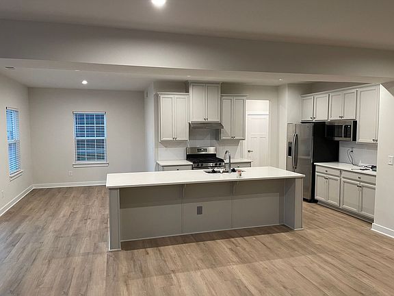 4th image of 7085 Old Evergreen Pkwy