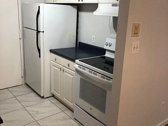 3rd image of 15 Village Hill Ln APT 12