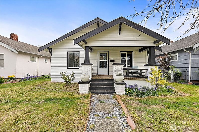 2nd image of 4515 Pacific Avenue