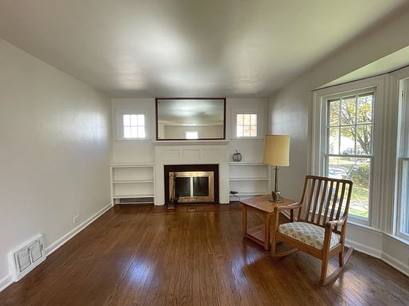 5th image of 736 Flossmoor Ave