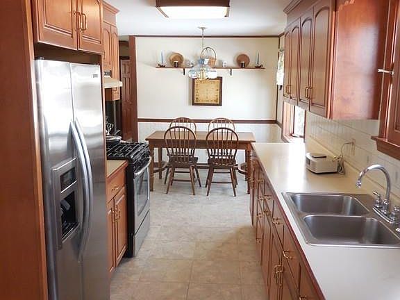 5th image of 26 Riverview Dr