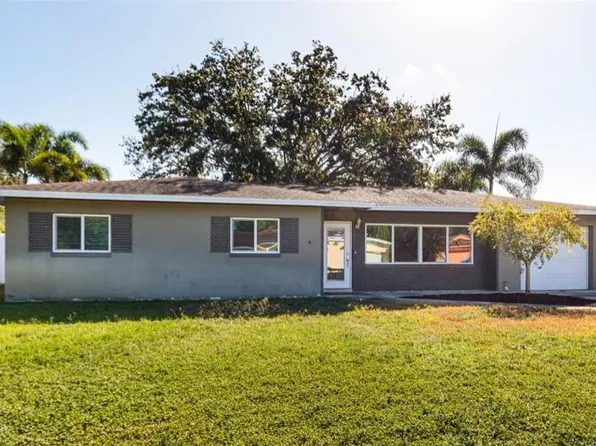 1821 Winchester Rd N, Saint Petersburg, FL 33710