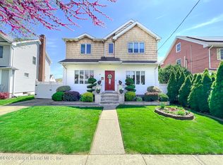 39 Canterbury Ave, Staten Island, NY 10314