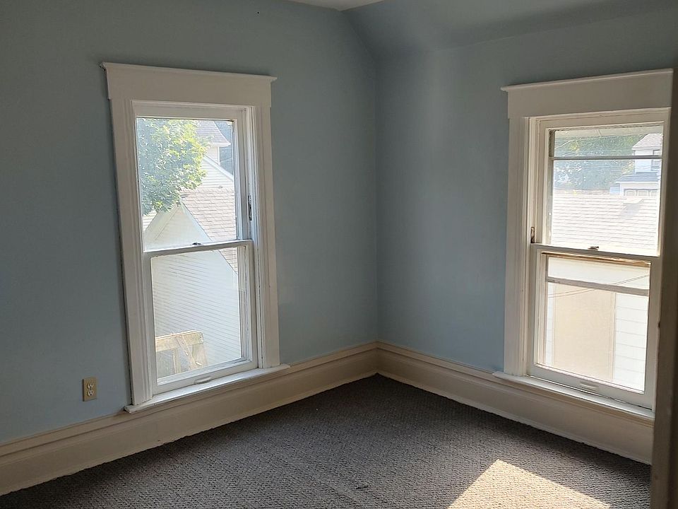 2nd image of 305 E 5th St