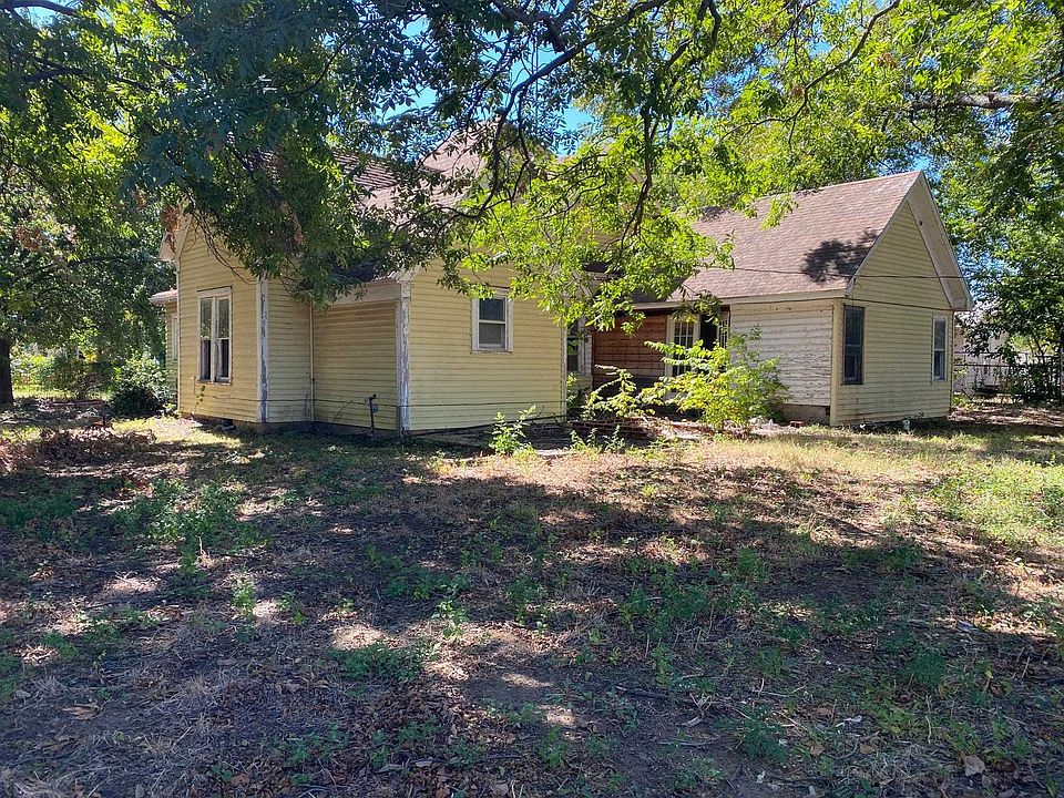 2nd image of 1101 W Beech Ave
