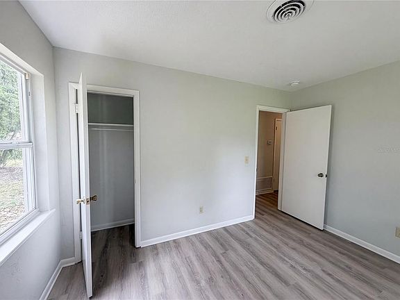 4th image of 1710 SE 33rd St