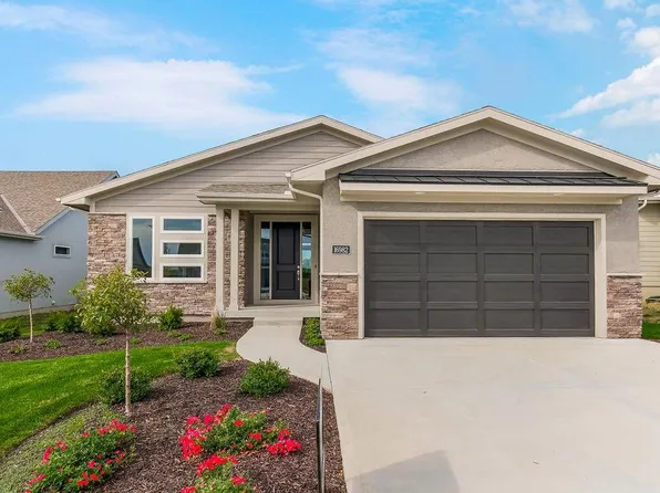 16983 S Bradley Dr, Olathe, KS 66062