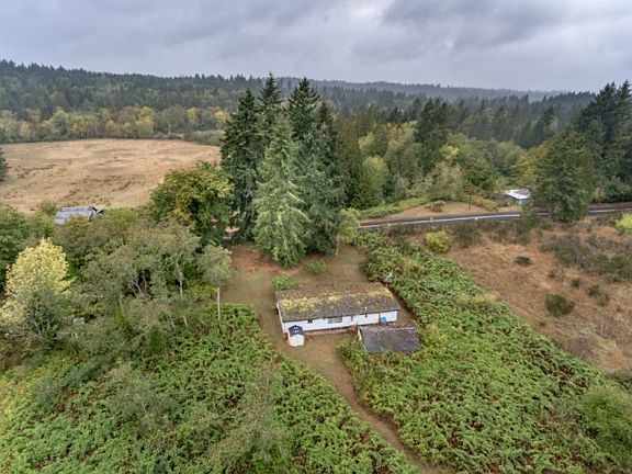 3rd image of 2717 158th Ave S