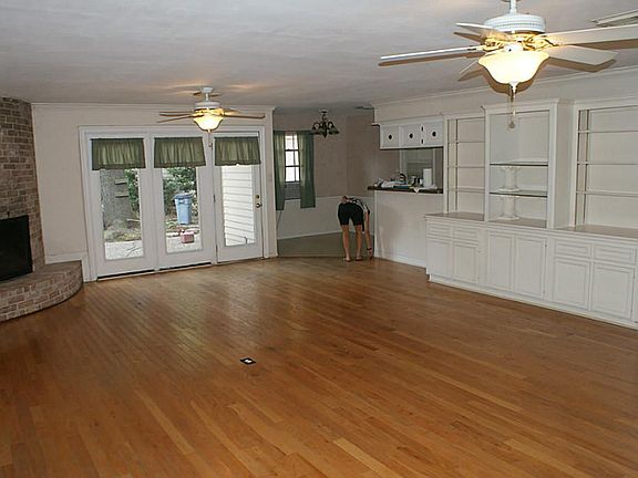 2nd image of 1419 Hamlin Valley Dr