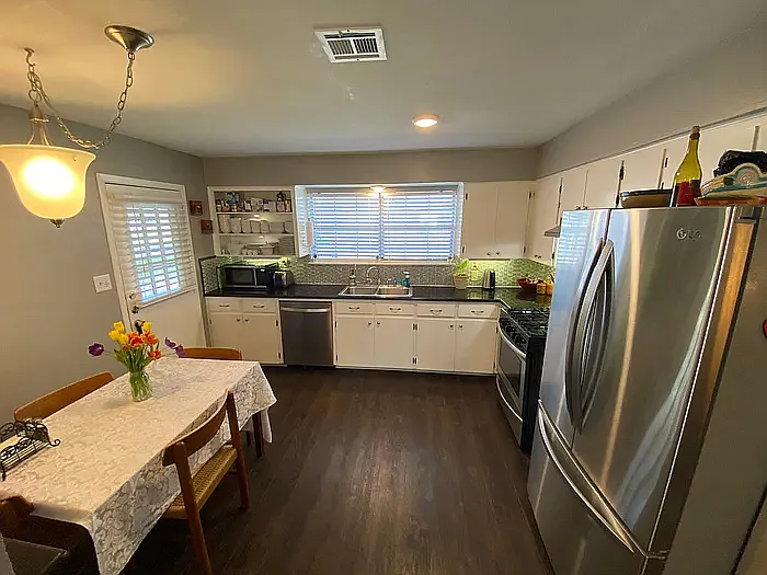 1305 E Main St — Photo 10