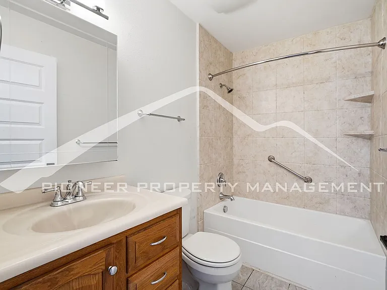 655 S Xenon Ct — Photo 16
