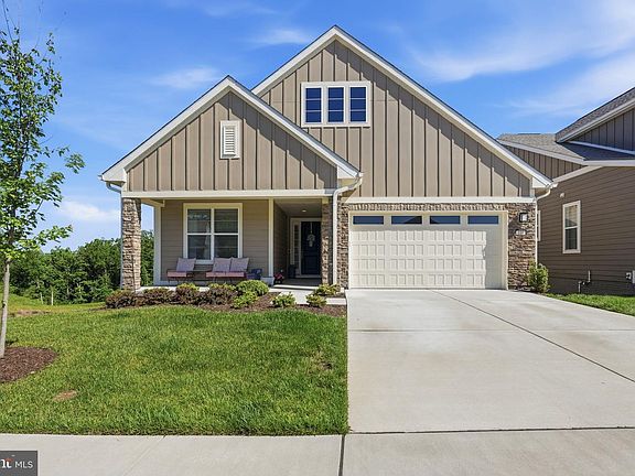 3rd image of 110 Pipit Ct
