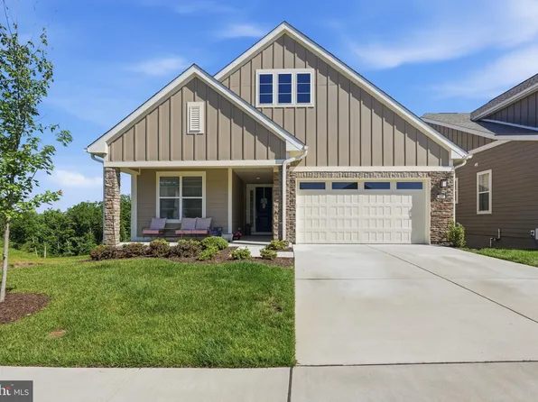 110 Pipit Ct, Lake Frederick, VA 22630