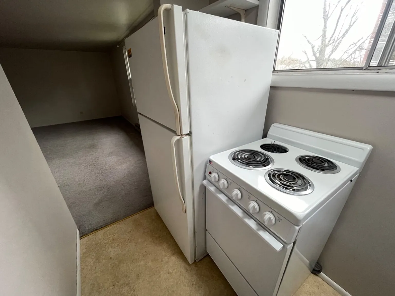 Studio, 1.0 bath, $895 — Photo 4