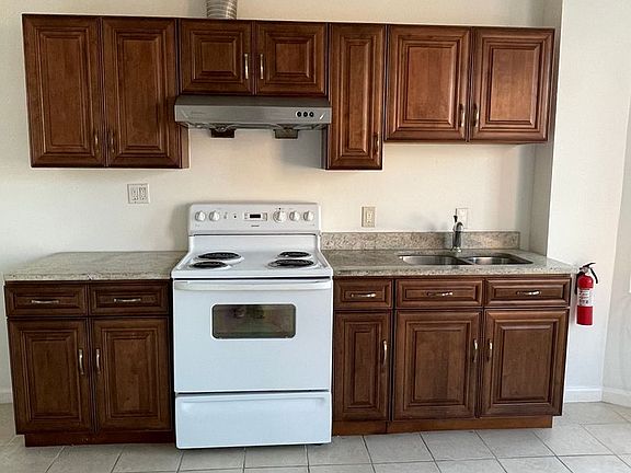 5th image of 2516 N Charles St APT 3