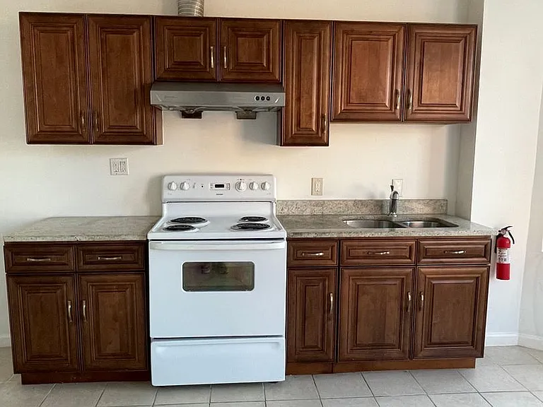 2516 N. Charles St. — Photo 5