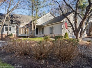 4941 Fairway Ridge Cir, West Bloomfield, MI 48323