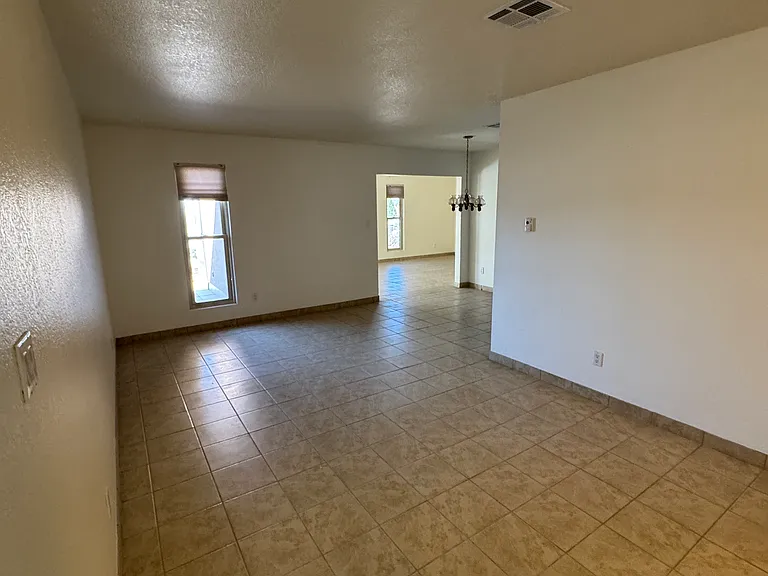 703 Homestead Cir — Photo 31