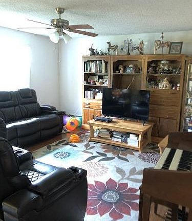 3rd image of 4303 N Lakeshore Dr