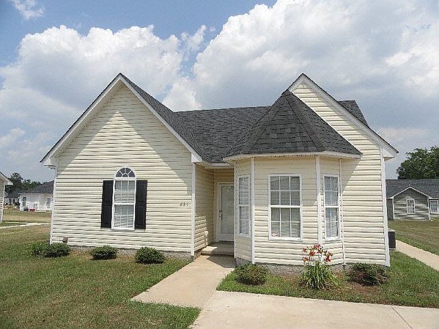 2nd image of 421 Sanders Dr