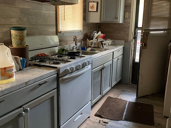 3rd image of 233 Sanders Rd