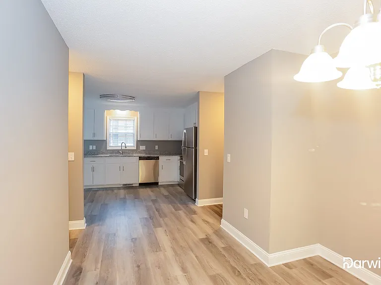 978 Braxton Dr — Photo 5