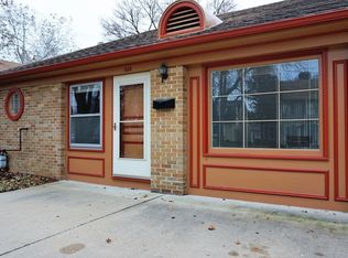 333 Chestnut St, Barrington, IL 60010