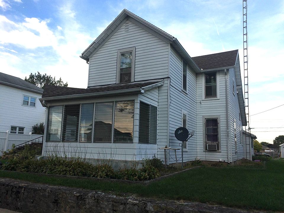 2nd image of 214-14 Harrison St S