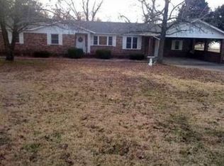 1307 State Line Rd, Pocola, OK 74902