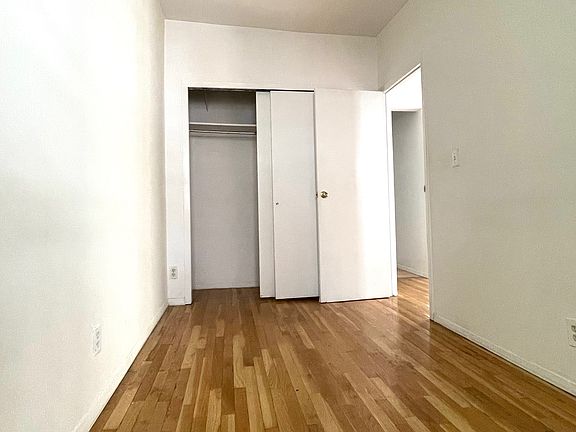 5th image of 329 W 55th St APT 1D