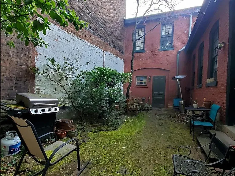 1239 Buena Vista St #2 — Photo 17