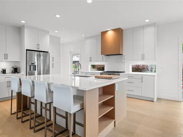 152 Golden Oaks Cres, Nanaimo, BC V9T 0K8