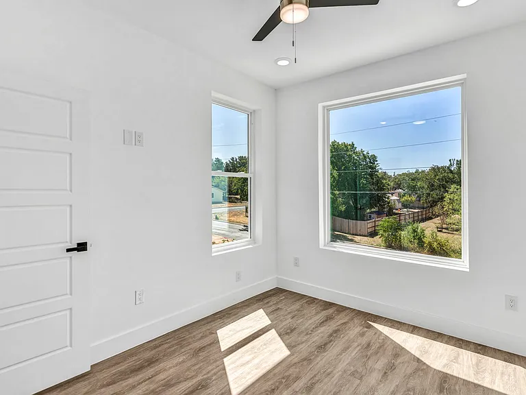 1006 E Marble St #B — Photo 17