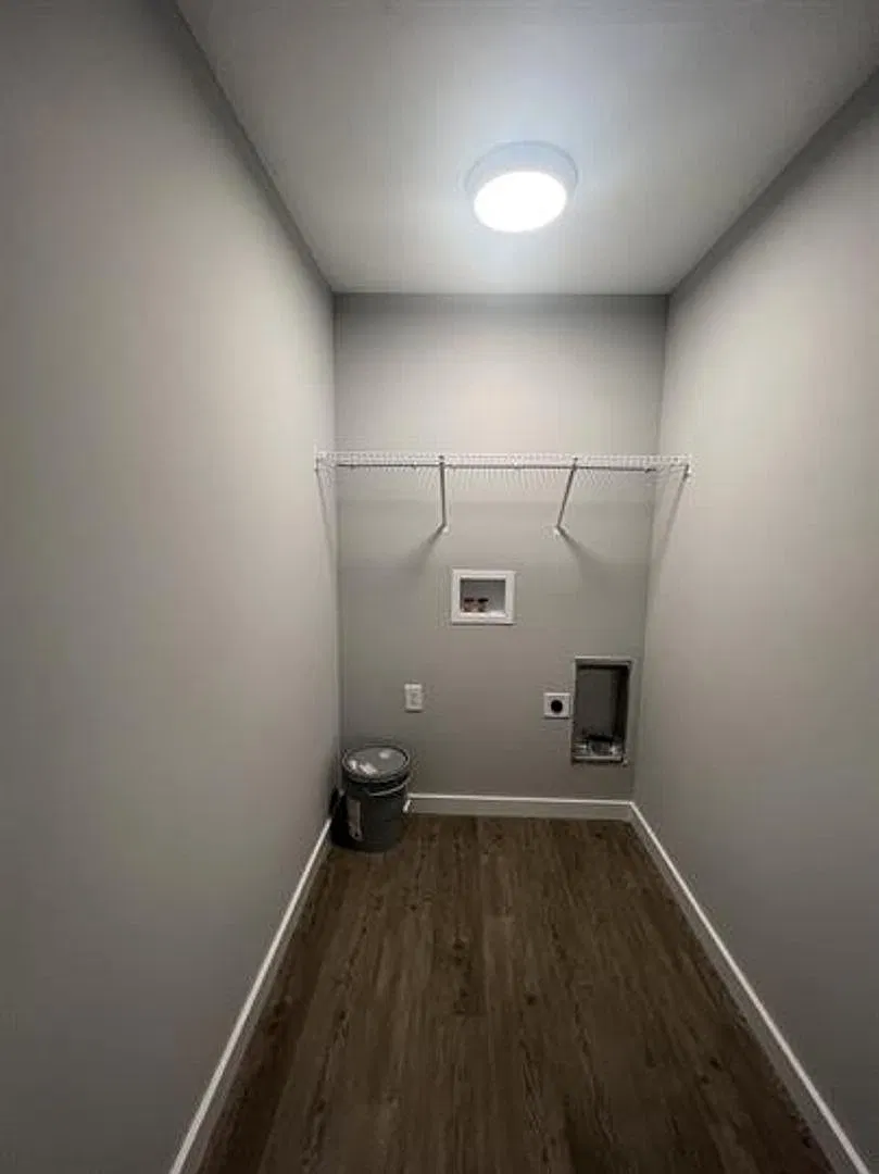 3 bed, 2.0 bath, 1200 sqft, $2,100 — Photo 4