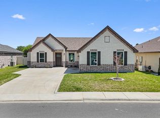 1302 Knotty Pine Ln, Harlingen, TX 78552