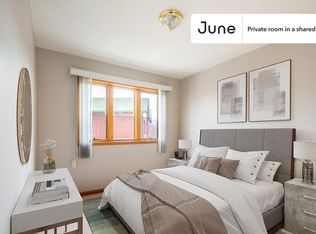 1928 S Young Pkwy #C, Chicago, IL 60616