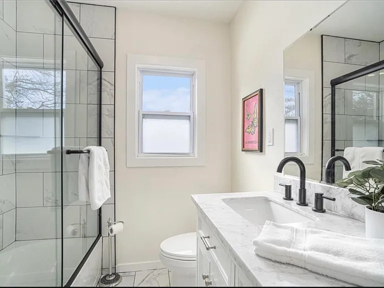 7423 State Line Rd — Photo 21