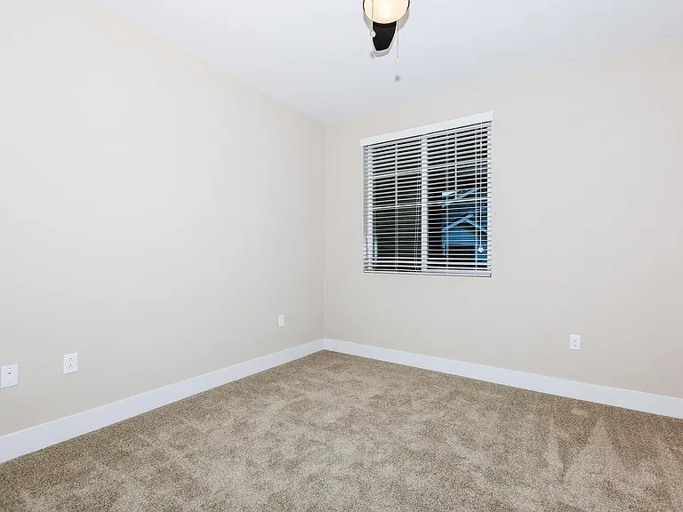 Sendero Gateway Apartment Homes — Photo 56