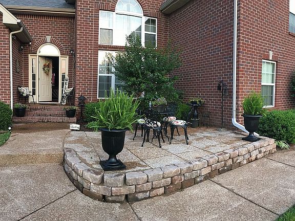 Front sitting area