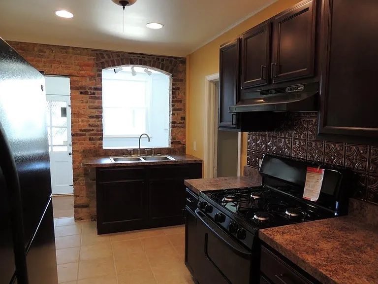 331 E University Pkwy #2 — Photo 31