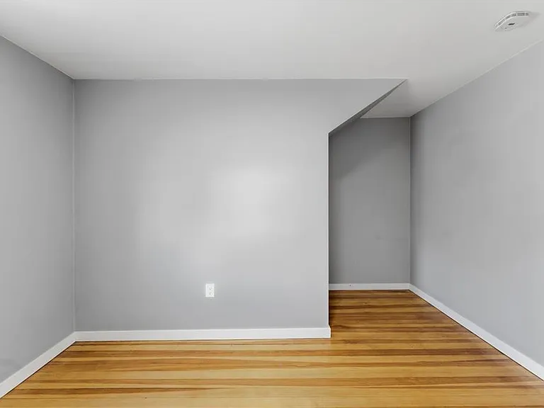 33 Laura St #2 — Photo 28