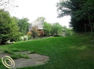 5630 Haven Rd, Leonard, MI 48367