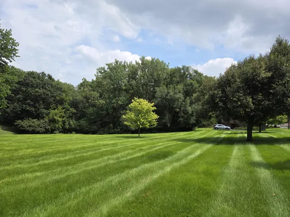 Barry Ave, Muscatine, IA 52761